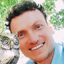 People always ask why I live in Las Vegas