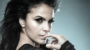 Vassy Tops Rihanna And Sia On Us Billboard Charts Neos Kosmos