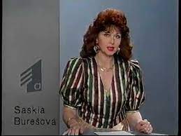 Nestárnoucí televizní hlasatelka saskia burešová (1946) přišla na svět během služebního pobytu svých rodičů na slovensku a za své exotické jméno vděčí manželce holandského. Hlasatelka Saskie Buresova Ct1 1993 Youtube