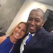 Donna Deegan's Instagram, Twitter & Facebook