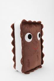 Kidrobot S 13 Ice Cream Sandwich Friendly S Ice Cream Giant Ice Cream