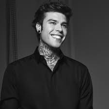 I nomi dei 26 artisti in gara sono stati proclamati da amadeus il 17 dicembre 2020 in occasione. Sanremo 2021 Le Foto Dei Cantanti In Gara Al Festival Amica