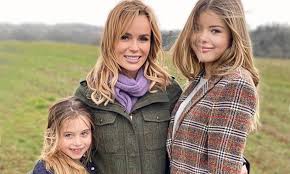 Amanda holden's daughter hollie claimed simon cowell and lauren silverman split up. Amanda Holden Posts Rare Snap With Her Daughters After A Relaxing Stroll In The Cotswolds Daily Mail Online