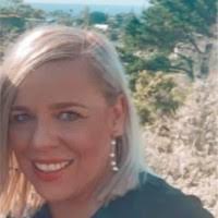 100+ perfiles de «Bestall»