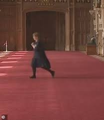 Harry And Meghan Pr Guru Sprints Out Of The Way To Avoid Spoiling Shot Harry And Meghan Royal Family Archie