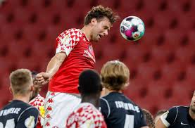 A helyzet furcsasága az volt, hogy szalai nem sokkal korábban még a német kupában csereként pályára lépve fontos gólt szerzett. Nach Streit Um Ex Vfb Sturmer Adam Szalai Mannschaft Des 1 Fsv Mainz 05 Beendet Streik Vfb Stuttgart Stuttgarter Nachrichten