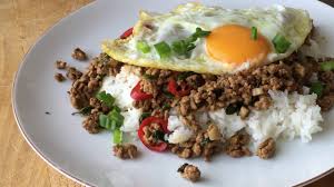 For 5 baht extra you can add a fried egg (kai dao). Pad Krapow Moo Youtube