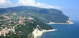 ˈmonte ˈkɔːnero) or mount conero, also known as monte d'ancona (mount of ancona), is a promontory in italy, situated directly south of the port of ancona on the adriatic sea. Conero Coast Tourist Attraction In Marche Italy