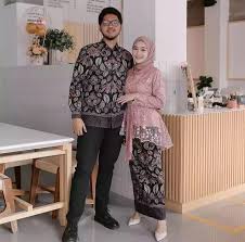Entdecke rezepte, einrichtungsideen, stilinterpretationen und andere ideen zum ausprobieren. Cod Batik Couple Terbaru 2020 Baju Couple Pasangan Suami Istri Gamis Couple Terbaru Sarimbit Gamis Modern Gamis Wanita Couple Batik Batik Couple Modern Baju Batik Couple Pasangan Lazada Indonesia