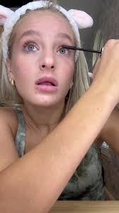 Innovative Makeup Techniques for People with Physical Disabilities