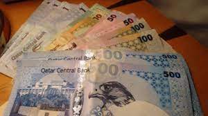 في عام 1966 أصدر مجلس نقد قطر ودبي الأوراق النقدية بإسم ريال قطر ودبي وتم إستبدالها عام 1973 بأوراق نقدية تحمل اسم الريال القطري. Ø§Ù„Ø±ÙŠØ§Ù„ Ø§Ù„Ù‚Ø·Ø±ÙŠ ÙŠÙ‡Ø¨Ø· Ø¥Ù„Ù‰ Ø£Ø¯Ù†Ù‰ Ù…Ø³ØªÙˆÙ‰ Ù…Ù†Ø° 11 Ø¹Ø§Ù…Ø§