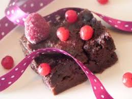 Brownie Au Chocolat Noir Framboises Et Groseilles Brownie Chocolat Faire Fondre Du Chocolat Alimentation