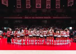 Wisconsin Volleyball Stuns No.19 Texas A&M in Five-Set Thriller — Badgers Shock College Volleyball