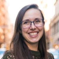 Kelly Barlow's Instagram, Twitter & Facebook