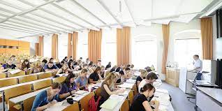 Studentin, soziale arbeit, ksh benediktbeuern. Campus Benediktbeuern