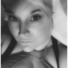 Ashley Dreamer's Instagram, Twitter & Facebook