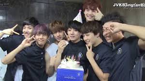 Perfect for framing or hanging on the wall. Esp 130917 Episodio Bts Fiesta Sorpresa De Cumpleanos Para Jungkook Youtube