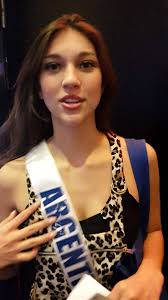 Tamara Navarro, representante argentina para "Miss Teen Continents" pide su  apoyo para la final que se realizará mañana en Las Vegas.