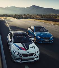 Mit 410 ps und einem extrem muskulösen design bringt das fahrzeug den m typischen charakter nicht nur perfekt auf die straße. Bmw M2 Competition Vs Bmw M2 Cs