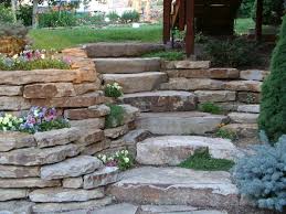 17 Tolle Ideen Fur Gartenmauer Aus Naturstein Fur Den Garten