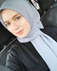 kerudung bella square warna abu