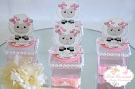 Cha De Bebe Caixinha De Acrilico Decorada Caixa Acrilica Ovelhinha A Caixinha Acrilica Ovelhinha E Super Fofo Para Decorar A Sua Festa Ou Uma Excelente Decoracao De Festa De Ovelha Bebe Cordeiro Ovelha