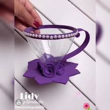 Como Hacer Regalos Para El Dia De La Madre Con Reciclaje Xicara Feita De E V A E Garrafa Pet Pode Botar Doces Dentro E Dar De Lembrancinhas Em Festa P Diy Crafts For Gifts Plastic Bottle Crafts Plastic Crafts