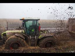 по полям по полям по полям по полям по полям Traktora Chudyat Po Polyam Buksuet No Edet Youtube V 2020 G Traktor Vnedorozhniki Avtomobili