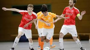 Spieler, der das spielfeld zu früh oder zu. Futsal Freakz Stadtmagazin Fur Gutersloh