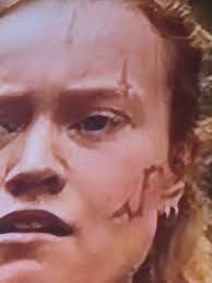 Rewatching now Van's scar makeup is terrible