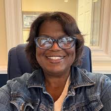 Roommates, what has this year taught you thus far? ✍🏾: #TSRStaffJW