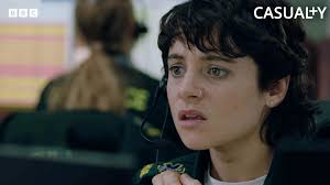 Ever wondered how we're filming busy scenes in the ED whilst keeping  everyone two metres apart? 🏥 Check out this video to see how our clever  team are...