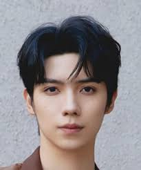 Luo Yi Zhou (罗一舟)