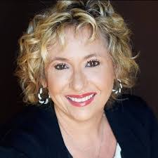 Kerri Henson's Instagram, Twitter & Facebook