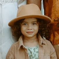 Lilia Shaw's Instagram, Twitter & Facebook