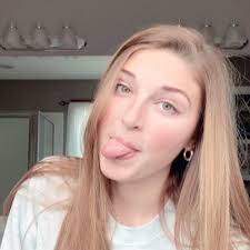 Kristen Cain (@kcain70g)