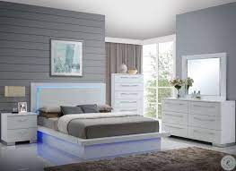 Pin By Marybell On House In 2021 Platform Bedroom Sets Bedroom Sets Queen Modern Bedroom Set
