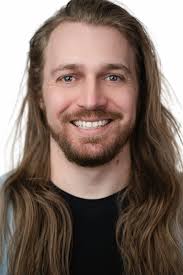 Hi there!** I'm a portrait photographer based in Prague, and over the  summer I'm offering relaxed outdoor mini sessions — perfect for a new  profile photo, capturing a special moment, or just