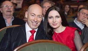 Check spelling or type a new query. Dmitrij Gordon Biografiya Foto Lichnaya Zhizn Zhena I Deti Rost I Ves 2021 Uznaj Vsyo