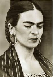 Biografia De Frida Kahlo Y Sus Obras 50 Antiguas Fotografias De Frida Kahlo En 2020 Frida Kahlo Fotos Frida Kahlo Y Frida