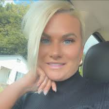 ♡PRODUCTS USED IN THIS VIDEO:♡ The GelBottle Inc website  www.thegelbottle.us ♥ Jet Black ♥ D01 ♥ Top Coat ♥ Detail Brush ♥ Red G07 ♥  Round Gel Brush ♥ Rubber Top Coat