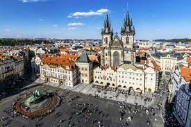 Ob in böhmen, in den mähren oder direkt in prag, der wechsel vom oktober zum november wird in tschechien mit festen wie allerseeligen, samhain oder halloween gefeiert. Studieren In Tschechien Kostenlose Infos Beratung