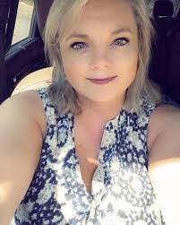 Jennifer Bragg's Instagram, Twitter & Facebook