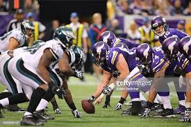 Center John Sullivan Of The Minnesota Vikings Prepares To Snap The Minnesota Vikings Minnesota Vikings Game Vikings