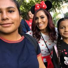 Vanessa Cadena (@Vanessa92027)