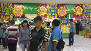 Giant pamulang square tutup, total sudah 9 gerai giant tumbang sejak 2020. Swalayan Giant Tutup Gerai Kurang Siasat Atau Daya Beli Warga Berubah Bbc News Indonesia