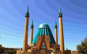 Masjid lapan kubah di desa kampung lapan kotak di terengganu adalah salah satu masjid paling terkenal di malaysia karena arsitekturnya yang unik. Masjid Cantik Malaysia Nusagates