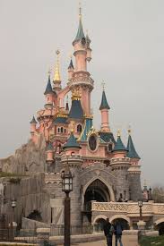 Discover 2 disney parks, 7 disney hotels, a golf course and disney village for even more magic and fun. Eurodisney Hopefully Where I Ll Be Next Summer For Sie Places To Go Eurodisney Paris Favorite Places