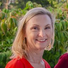 Presented the University Leadership Award at the University of Dubuque