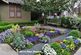 Planning a perennial flower bed or border. Drive By Gardens No Lawn Flower Garden At Houston Heights Bungalow Digging